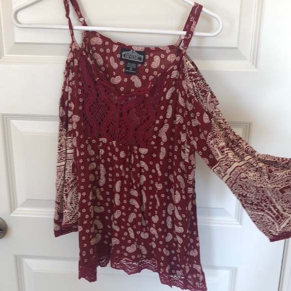 Size Small Burgundy Shirt - Picture 1 of 3